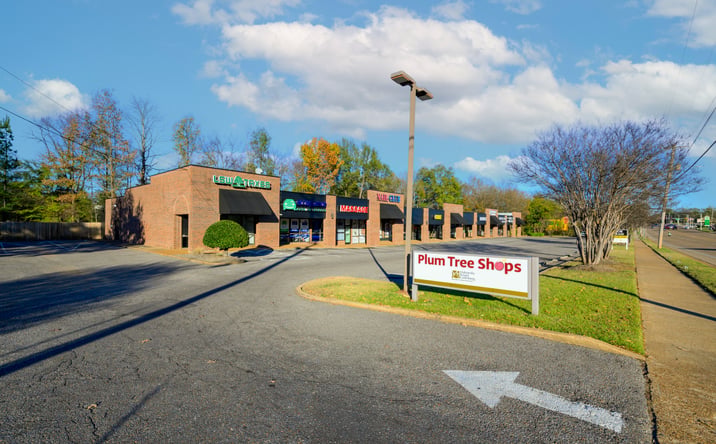 Pictures of Retail property located at 5814 Winchester Rd, Memphis, TN 38115 for lease - image #1