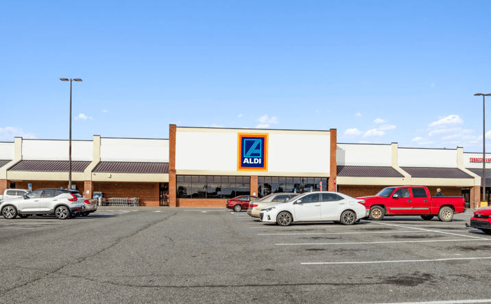 Pictures of Retail property located at 303 Venture Dr, Brunswick, GA 31525 for lease - image #1