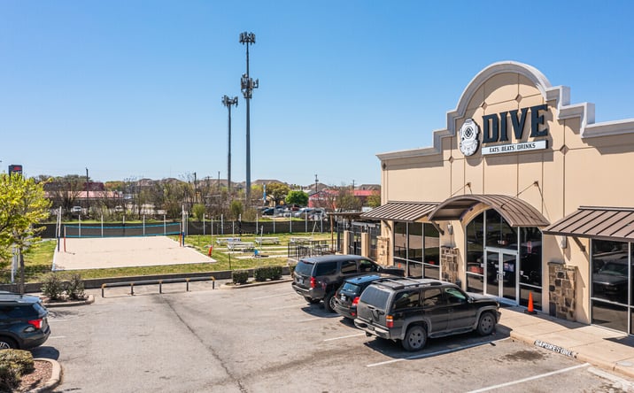 Pictures of Retail property located at 6422 Babcock Rd, San Antonio, TX 78249 for lease - image #1