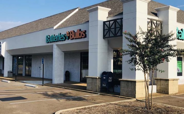 Pictures of Retail property located at 1060 E County Line Rd, Ridgeland, MS 39157 for lease - image #1