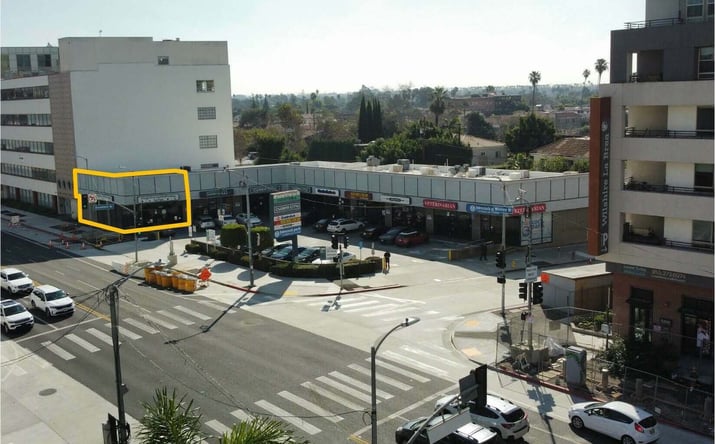 Pictures of Retail property located at 5162-5180 Wilshire Blvd, Los Angeles, CA 90036 for lease - image #1