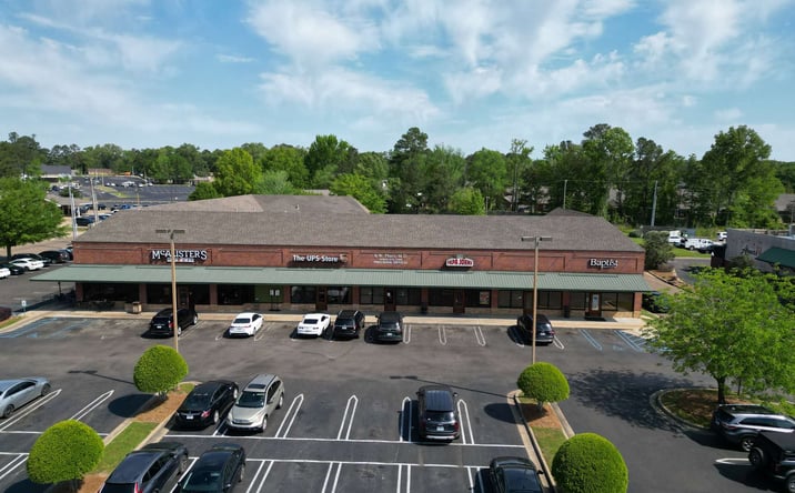 Pictures of Retail property located at 1490 W Government Street, Brandon, MS 39042 for lease - image #1