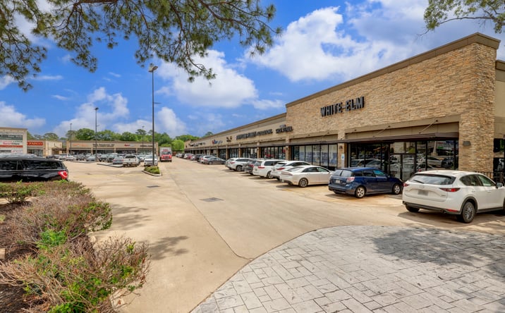 Pictures of Retail, Restaurant, Office property located at 14001 Memorial Dr, Houston, TX 77079 for lease - image #1