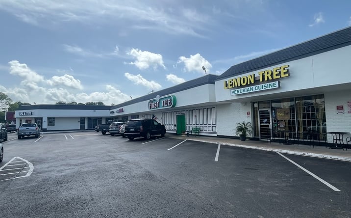Pictures of Retail, Office, Restaurant property located at 1905 S Dairy Ashford Rd, Houston, TX 77077 for lease - image #1