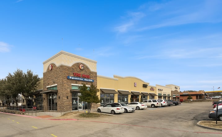 Pictures of Retail property located at 4135 Belt Line Rd, Addison, TX 75001 for lease - image #1