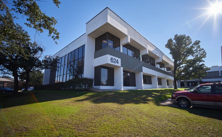 Pictures of Office property located at 624 Six Flags Dr, Arlington, TX 76011 for lease - image #1