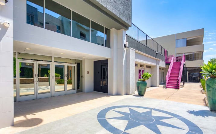 Pictures of Office property located at 6842 Van Nuys Blvd, Los Angeles, CA 91405 for lease - image #1