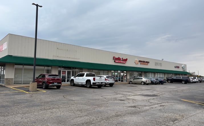 Pictures of Retail property located at 1960 Freedom Pkwy, Washington, IL 61571 for lease - image #1