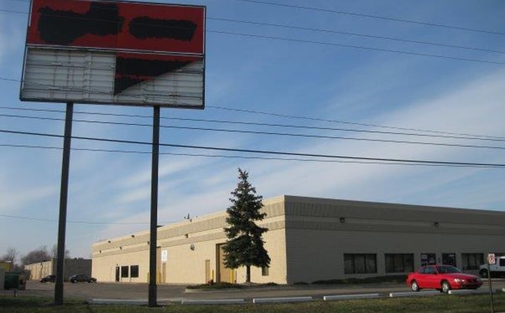 Pictures of Retail, Office, Industrial property located at 30548 Gratiot Ave, Roseville, MI 48066 for lease - image #1