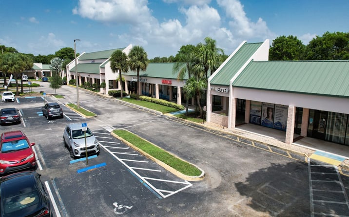 Pictures of Retail, Office, Restaurant property located at 7101 W Oakland Park Blvd, Lauderhill, FL 33319 for lease - image #1