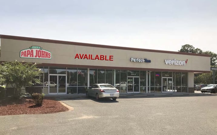 Pictures of Retail property located at 1104 N Brightleaf Blvd, Smithfield, NC 27577 for lease - image #1