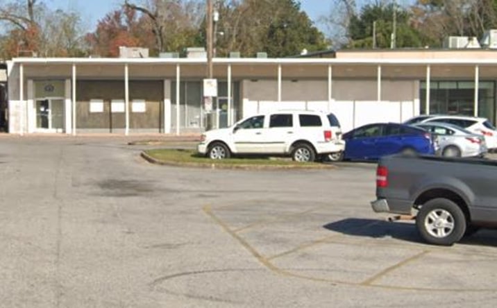 Pictures of Retail property located at 2318 St Stephens Rd, Mobile, AL 36617 for lease - image #1