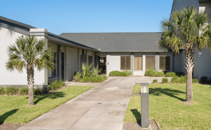 Pictures of Office property located at 30522 US-19, Palm Harbor, FL 34684 for lease - image #1
