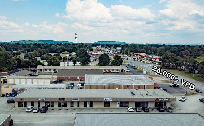 Pictures of Retail, Office, Industrial property located at 1772 W Sunset Ave, Springdale, AR 72762 for lease - image #1