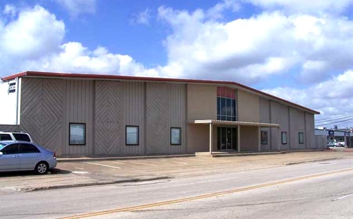 Pictures of Industrial property located at 5303 Glenmont Dr, Houston, TX 77081 for lease - image #1