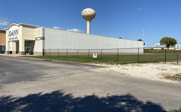 Pictures of Land property located at Hwy D, Osage Beach, MO 65065 for lease - image #1