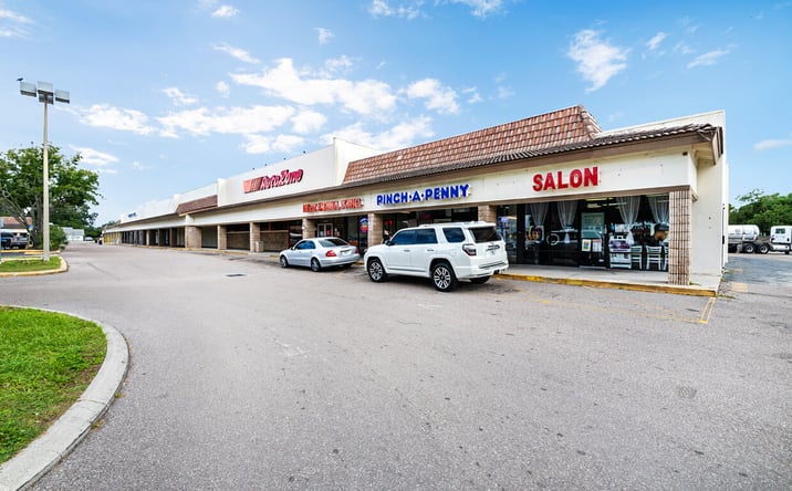 Pictures of Retail property located at 5701 Edgewater Dr, Orlando, FL 32810 for lease - image #1