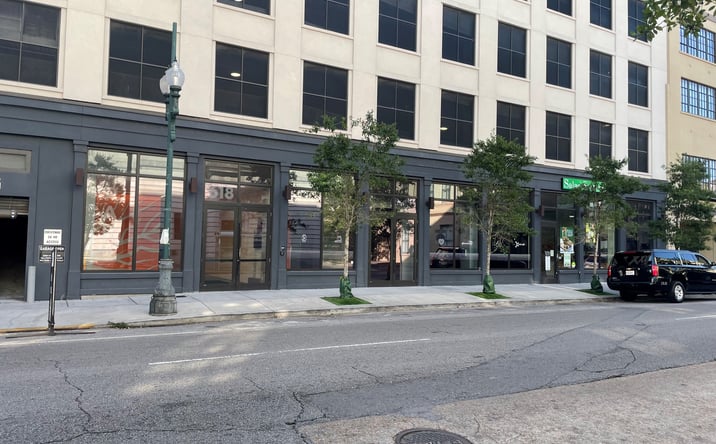 Pictures of Retail property located at 618 Magazine St, New Orleans, LA 70130 for lease - image #1