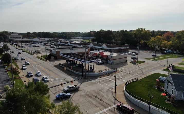 Pictures of Retail property located at 371-447 W Bagley Rd, Berea, OH 44017 for lease - image #1