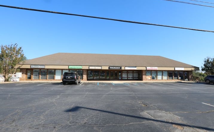 Pictures of Retail, Office property located at 14322 E Wade Hampton Blvd, Greer, SC 29651 for lease - image #1