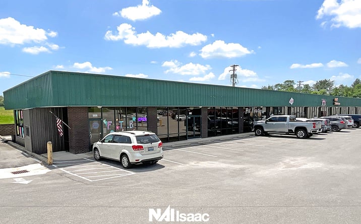 Pictures of Retail, Office, Restaurant property located at 1008 Eagle Lake Dr, Lawrenceburg, KY 40342 for lease - image #1