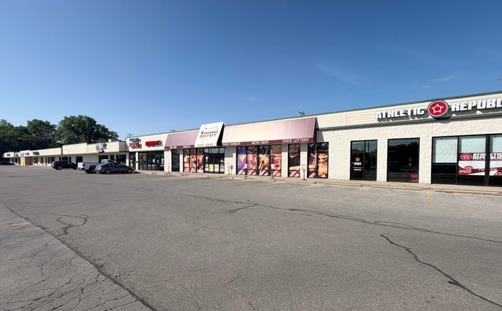 Pictures of Retail property located at 5801-5829 Monroe Street, Sylvania, OH 43560 for lease - image #1