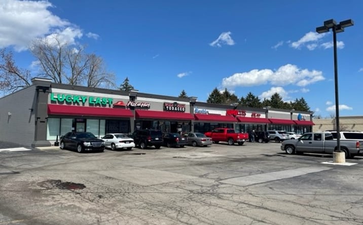 Pictures of Retail property located at 3165 Navarre Ave, Oregon, OH 43616 for lease - image #1