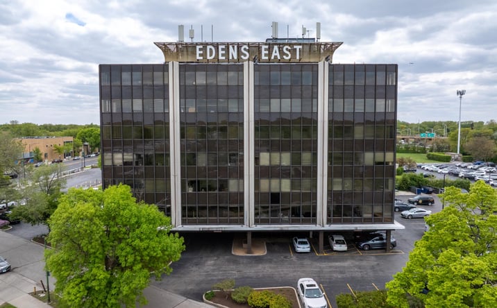 Pictures of Office property located at 6160 N Cicero Ave, Chicago, IL 60646 for lease - image #1