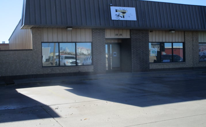 Pictures of Retail, Office, Special Purpose property located at 1010 W Mary St, Garden City, KS 67846 for lease - image #1
