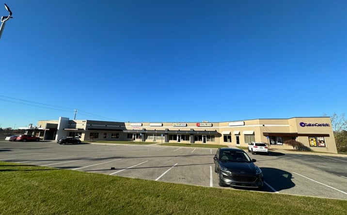 Pictures of Retail, Office property located at 4485 Plainfield Avenue NE, Grand Rapids, MI 49525 for lease - image #1