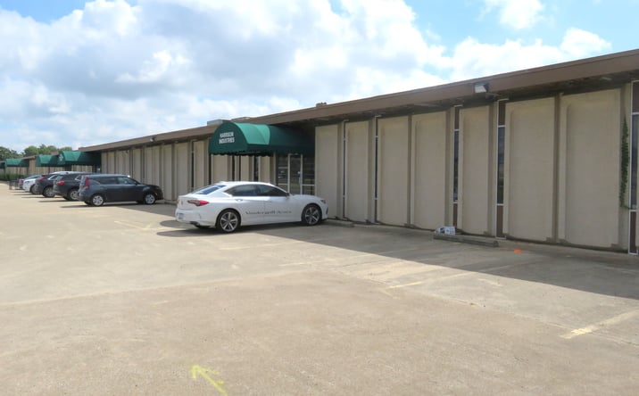 Pictures of Office property located at 3947 E Loop 820 S, Fort Worth, TX 76119 for lease - image #1