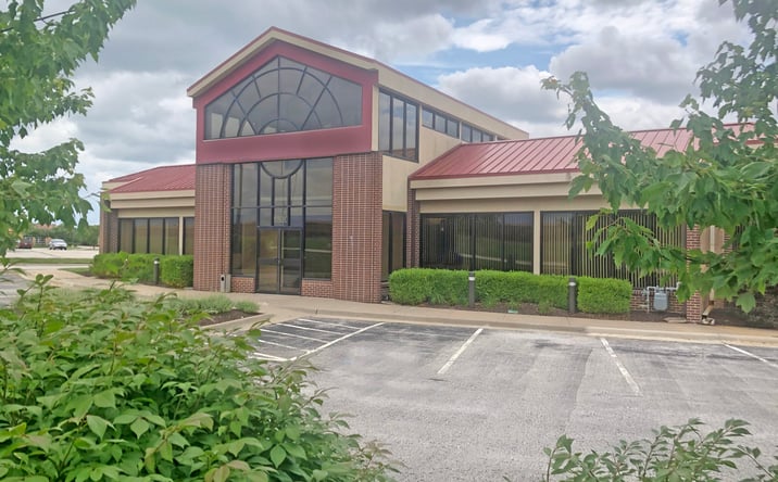 Pictures of Retail, Office, Restaurant property located at 5220 Hedge Ln Terrace, Shawnee, KS 66226 for lease - image #1