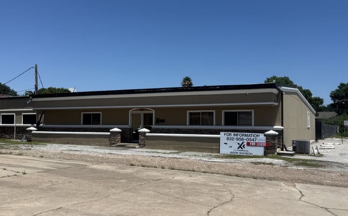 Pictures of Office, Industrial property located at 1904 Hialeah Dr, Seabrook, TX 77586 for lease - image #1