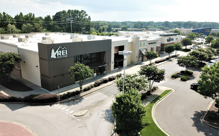 Pictures of Retail property located at 5821-5955 Poplar Ave, Memphis, TN 38119 for lease - image #1