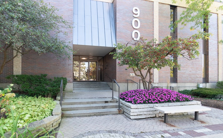 Pictures of Office property located at 900-910 Skokie Blvd, Northbrook, IL 60062 for lease - image #1