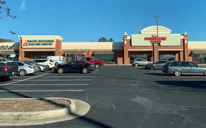 Pictures of Retail property located at 2121 Eisenhower Parkway, Macon, GA 31206 for lease - image #1