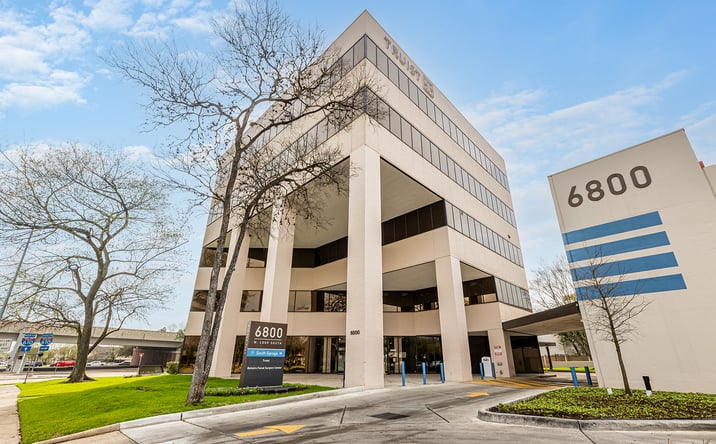 Pictures of Office property located at 6800 W Loop S, Bellaire, TX 77401 for lease - image #1