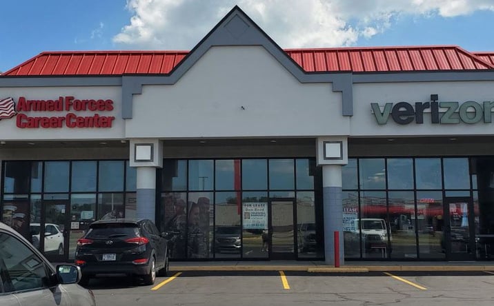 Pictures of Retail property located at 1355 Mall Drive, Benton Harbor, MI 49022 for lease - image #1