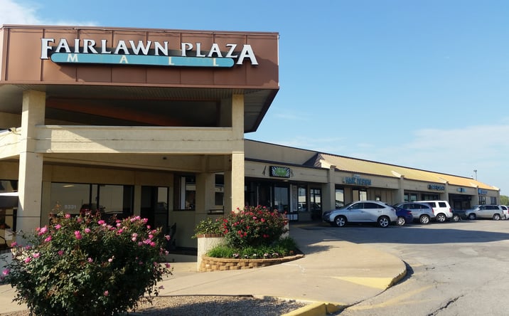 Pictures of Retail, Office, Industrial property located at 2114 SW Chelsea Dr, Topeka, KS 66614 for lease - image #1