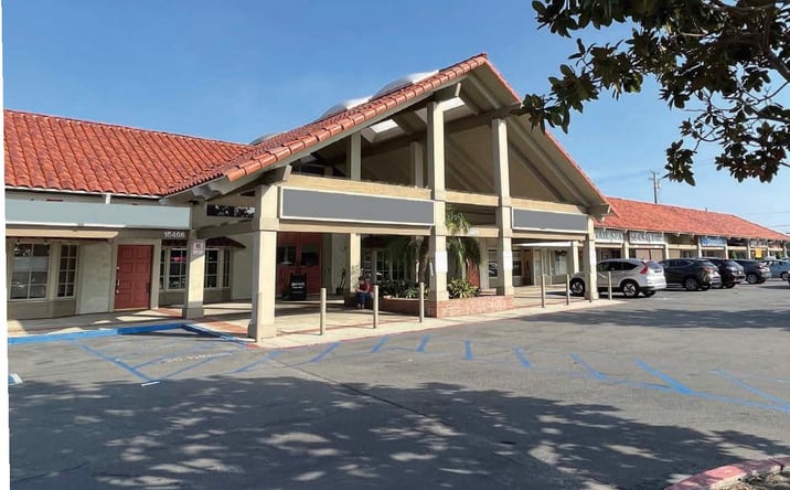 Pictures of Retail, Restaurant property located at 16490 Bolsa Chica Street, Huntington Beach, CA 92649 for lease - image #1