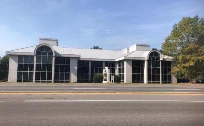 Pictures of Office property located at 2727 Electric Rd SW, Cave Spring, VA 24018 for lease - image #1