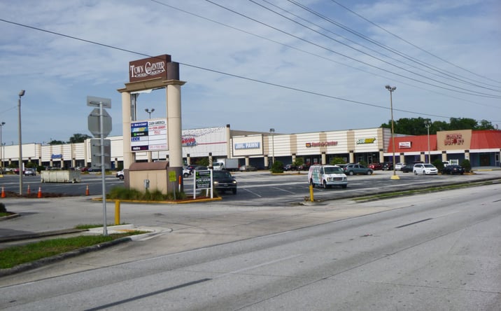 Pictures of Retail property located at 917 E Memorial Blvd, Lakeland, FL 33801 for lease - image #1