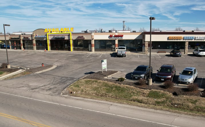 Pictures of Retail, Office property located at 7757 Northwest Prairie View Road, KCMO, MO 64151 for lease - image #1