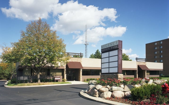 Pictures of Office property located at 27650-27778 Franklin Road, Southfield, MI 48034 for lease - image #1