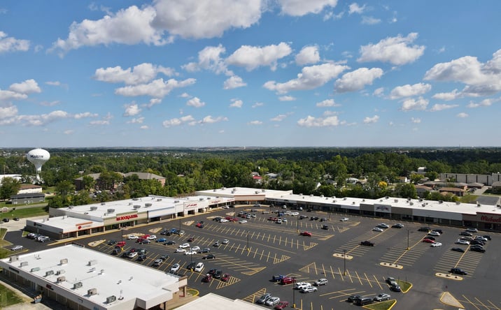 Pictures of Retail property located at 1440 Twixt Town Rd, Marion, IA 52302 for lease - image #1