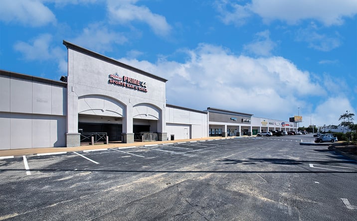 Pictures of Retail property located at 3260 S Loop W, Houston, TX 77025 for lease - image #1
