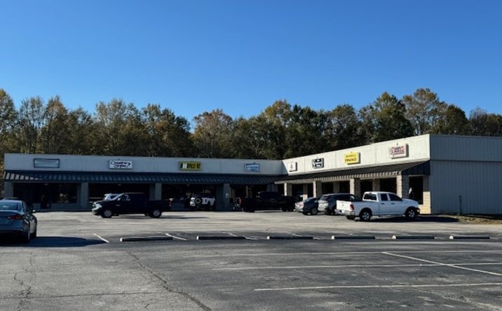 Pictures of Retail property located at 7736 Augusta Rd, Piedmont, SC 29673 for lease - image #1