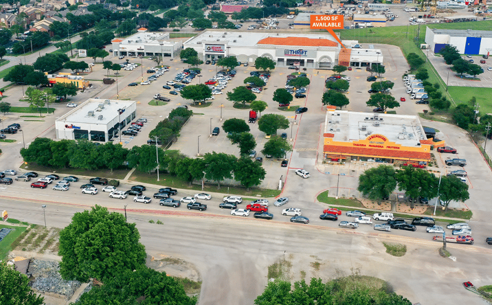 Pictures of Retail property located at 5425 S Cooper St, Arlington, TX 76017 for lease - image #1