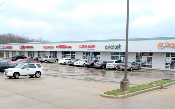 Pictures of Retail property located at 4111 N Vermilion St, Danville, IL 61834 for lease - image #1
