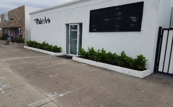 Pictures of Retail property located at 924 N. Dixie Hwy, Lake Worth, FL 33460 for lease - image #1